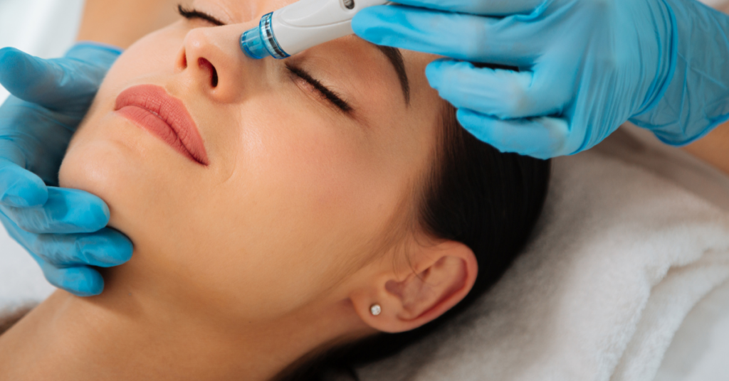 Can HydraFacial improve skin texture and tone?